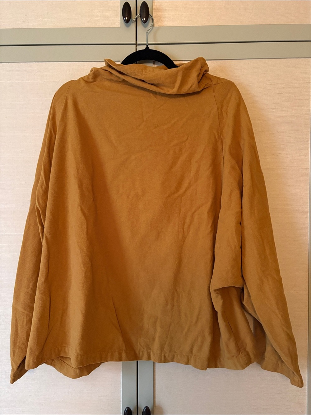 Black Crane flannel mock neck